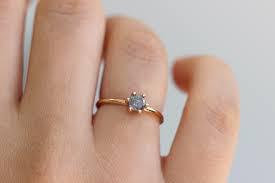 Guide To Buying the perfect Diamond Engagement Ring